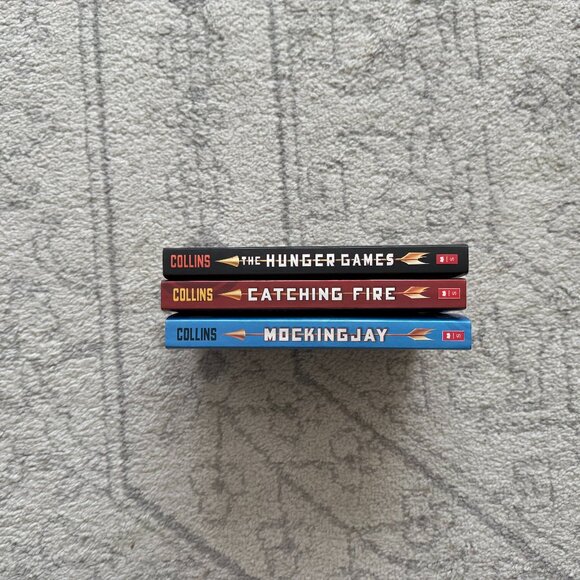Hunger Games Books Trilogy Set - Picture 3 of 3